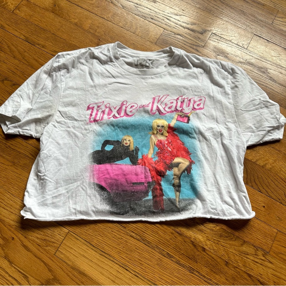 Cropped Trixie & Katya 2022 tour shirt